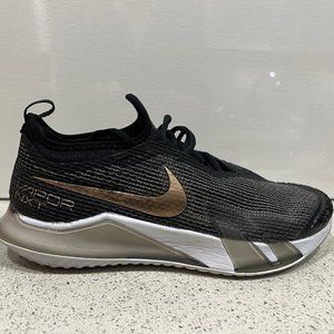 Nike Women's React Vapor NXT HC Tennis Shoes  - Size 9